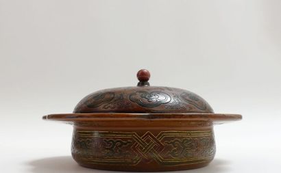 CHINE - XVIIIe - XIXe siècles.
Bol polylobé...