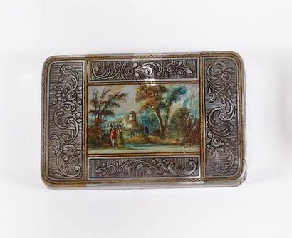 Tabatière rectangulaire en nacre, les angles...