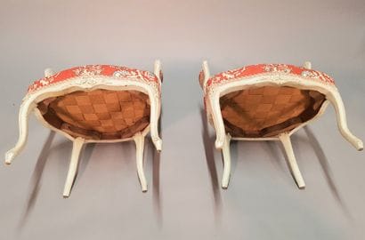 Suite de quatre fauteuils cabriolet en bois...