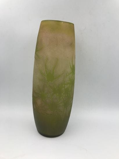 GALLE

Acid-etched glass vase

Signed

H...
