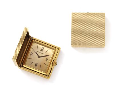 BOUCHERON 
Montre de sac en or 750 millièmes,...