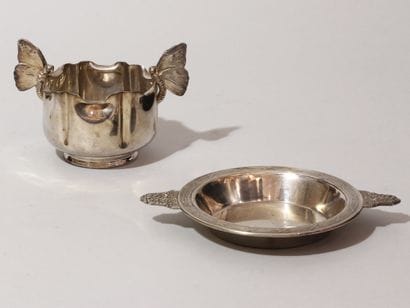 Petit plat à anses et coupe (lot). Plat en...