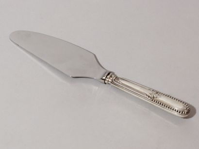 Pelle à gâteau, manche en argent fourré....