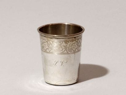 Gobelet en argent. Paris, ap. 1838 (Minerve)....