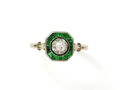 Bague en or gris 750 et platine 850 millièmes...