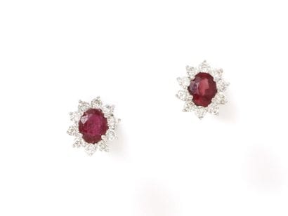 Paire de boucles d’oreilles en or gris 750...