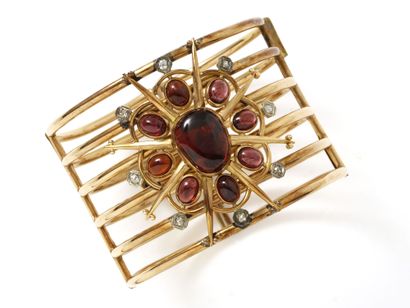 Bracelet manchette ouvrant à charnières en...