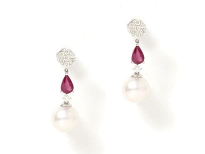 Paire de pendants d'oreilles en or gris 750...