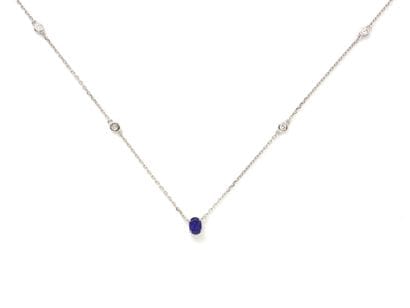 Collier en or gris 750 millièmes, composé...