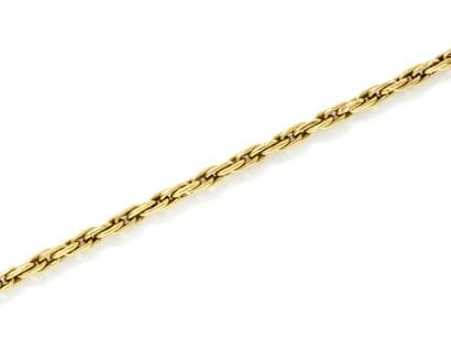 Bracelet en or 750 millièmes, maille torsadée...