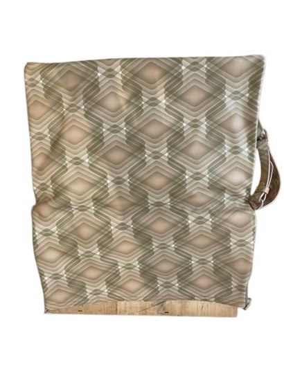 Dries VAN NOTEN
Folded leather bag with pinkish-beige...