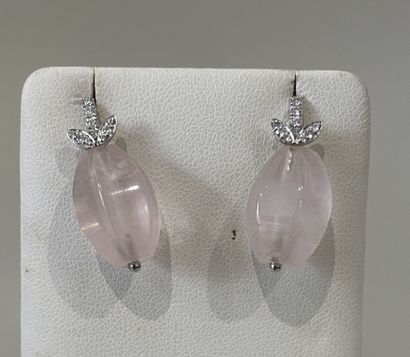 PAIR OF EARPENDANTS in 18K ( 750 thousandths)...