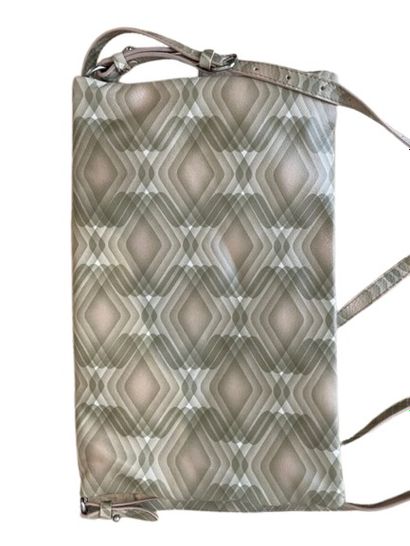 Dries VAN NOTEN
Folded leather bag with pinkish-beige...