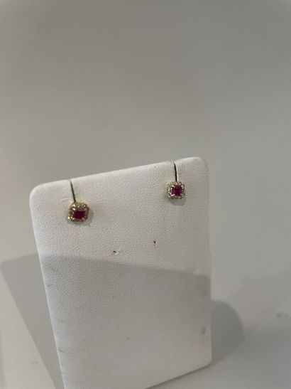 PAIR OF EARRINGS in 18K yellow gold (750...
