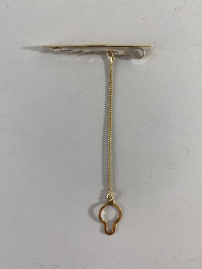 MURAT PARIS
CRAVATE PINGLE and chain in gilt...
