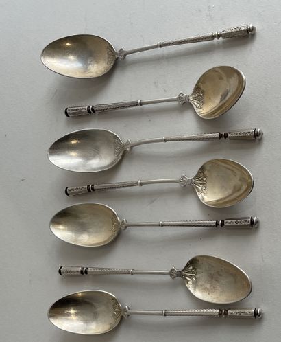 SIX LITTLE SPOONERS in silver ( 925 thousandths)...