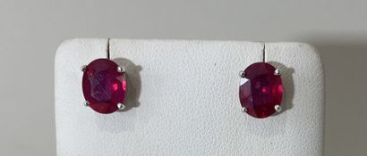 PAIR OF EARRINGS in 18K (750 thousandths)...