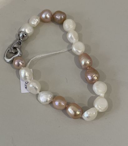 BRACELET of white and pink freshwater pearls;...