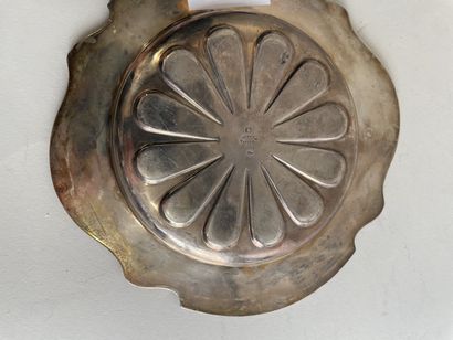 G.KELLER
Silver (925 thousandths) scalloped...