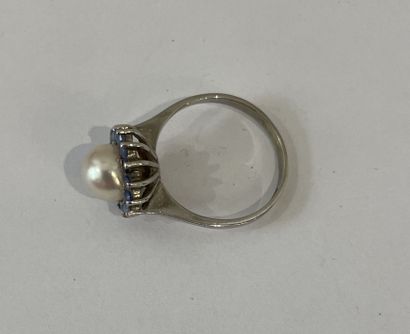 14K (585 thousandths) white gold RING set...
