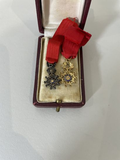 Small medal of the Legion of Honor in 18K...