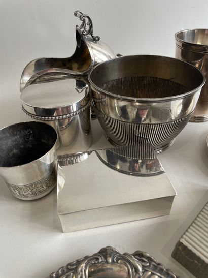 Silver-plated lot: sauceboat with spoon,...