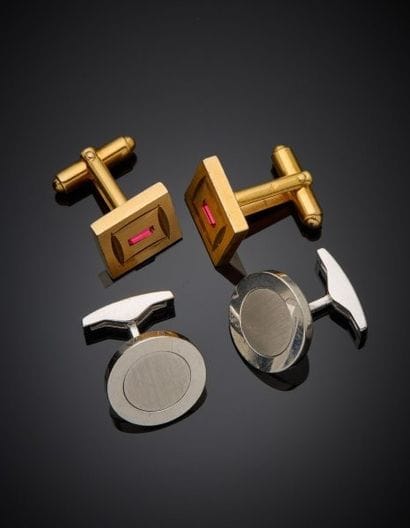 Lot including:
S.T. Dupont
-Pair of round...