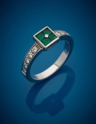 Ring in 18K white gold 750‰, adorned with...