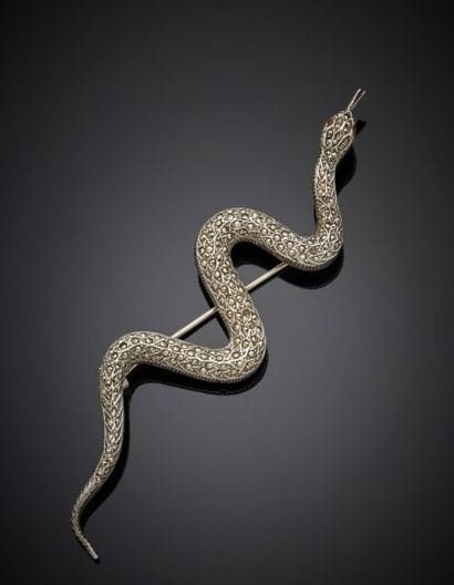 Silver snake brooch 2nd title 800‰, set with...