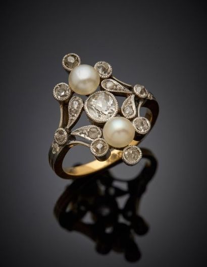 Two-tone 18K gold 750‰ marquise-shaped ring...