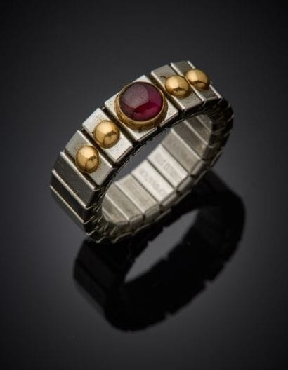 Nomination
Steel and 18K yellow gold 750‰...