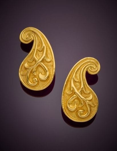 llías Lalaoúnis
Pair of ear clips in 18K...