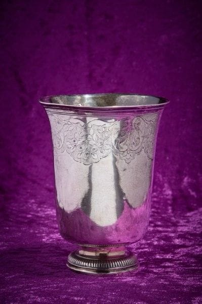 Timbale in silver 1er titre 950‰, of tulip...