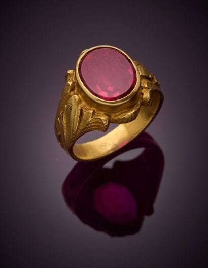 Chevalière in 18K yellow gold 750‰, the body...
