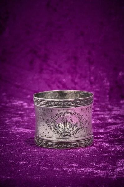 Napkin ring in 1st quality 950% silver, guilloché...