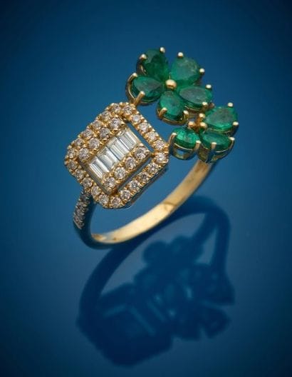 Ring in 18K yellow gold 750‰, asymmetrical,...