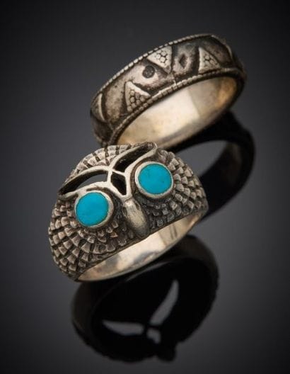 Lot comprising:
-Silver ring 2nd title 800‰,...