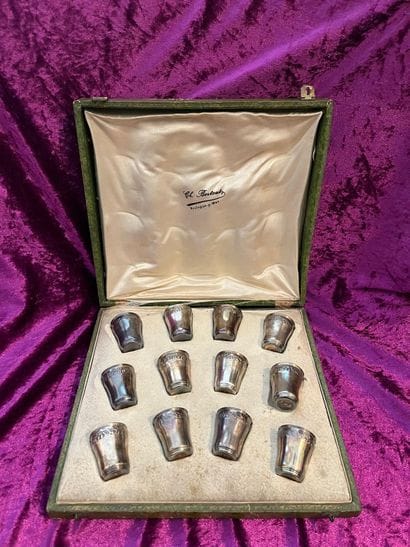 Twelve 1er titre 950‰ silver liqueur goblets,...