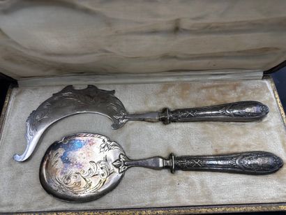 GATE SET with silver handle decorated with...