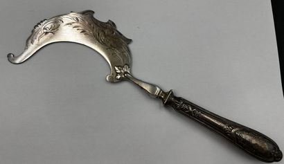 GATE SET with silver handle decorated with...