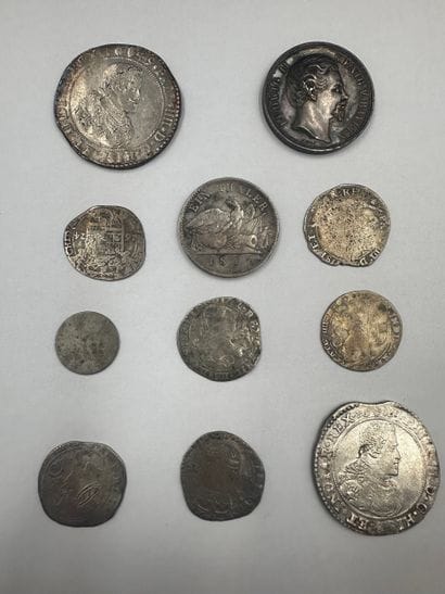 NETHERLANDS

Set of two silver patagons for...