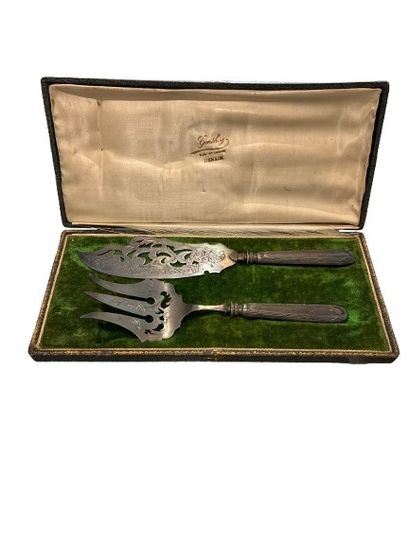 FISH-SERVICE silver handle with ribboned...