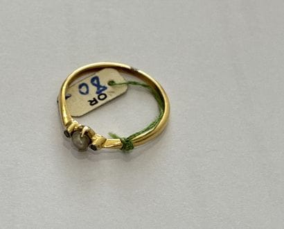 RING in 18K ( 750 thousandths) gold set with...