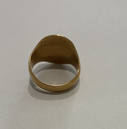 Oval-shaped CHEVALIERE in 18K ( 750 thousandths)...