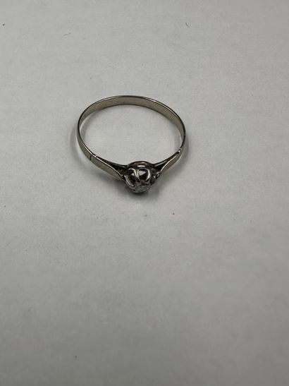 RING in 18K gold (750 thousandths) and platinum...