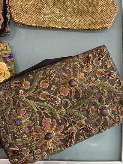 LOT OF ANCIENT EVENING BAGS including: 
vintage...