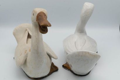 CHINA, 19th century.
Pair of ducks in white...