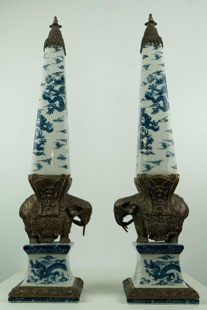 CHINA, 20th century, export porcelain. 
Pair...