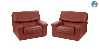 STRAFOR
Pair of brick-red leather armchairs....