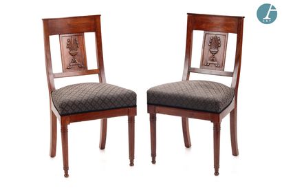 Paire de chaises en acajou et placage d’acajou,...